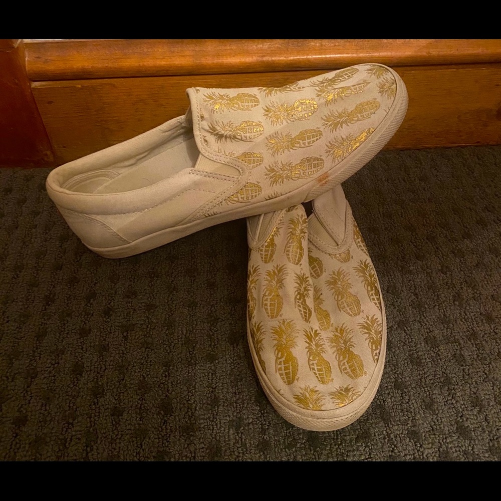 BUCKETFEET Pineappleade Print Slip-On Sneakers